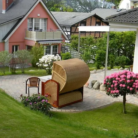 بيت للعطل In Mit Schwimmbecken *