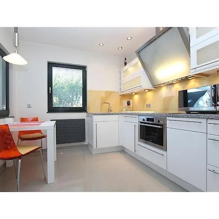 بيت للعطل In Mit Schwimmbecken *