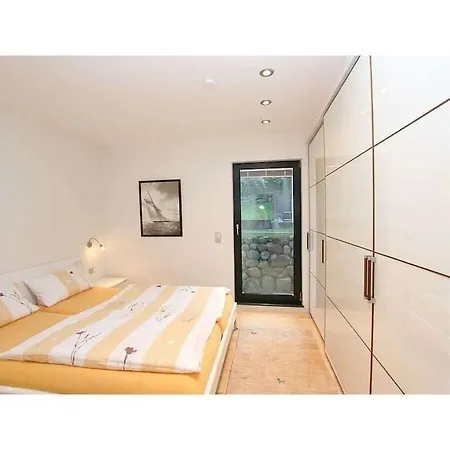 In Mit Schwimmbecken Semesterbostad *