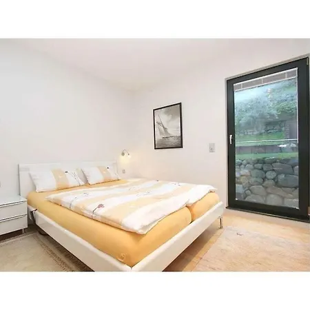 In Mit Schwimmbecken *