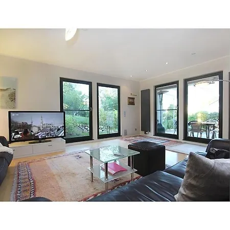 In Mit Schwimmbecken Goehren (Ruegen)